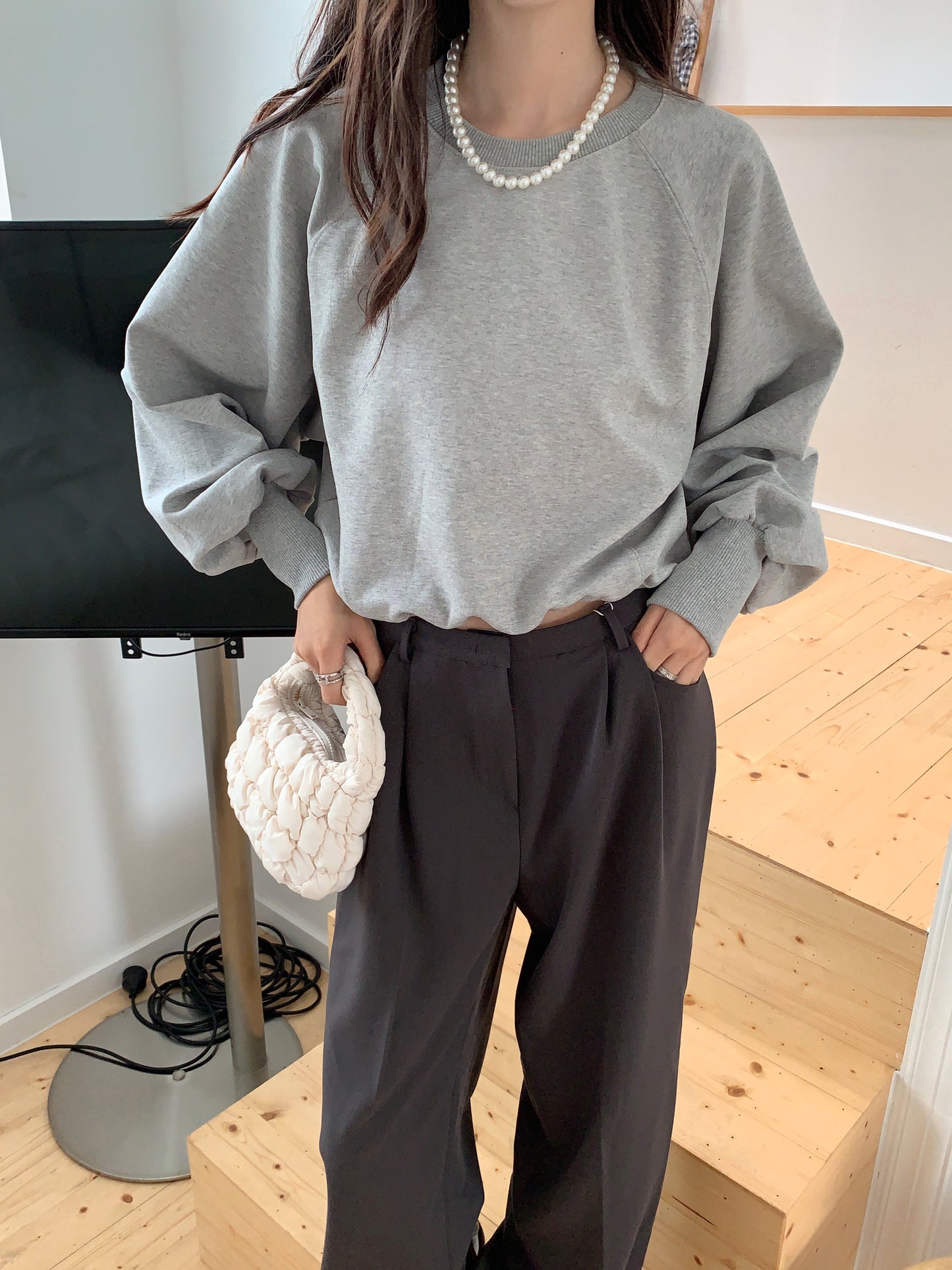 Lantern sleeve cropped sweatshirt