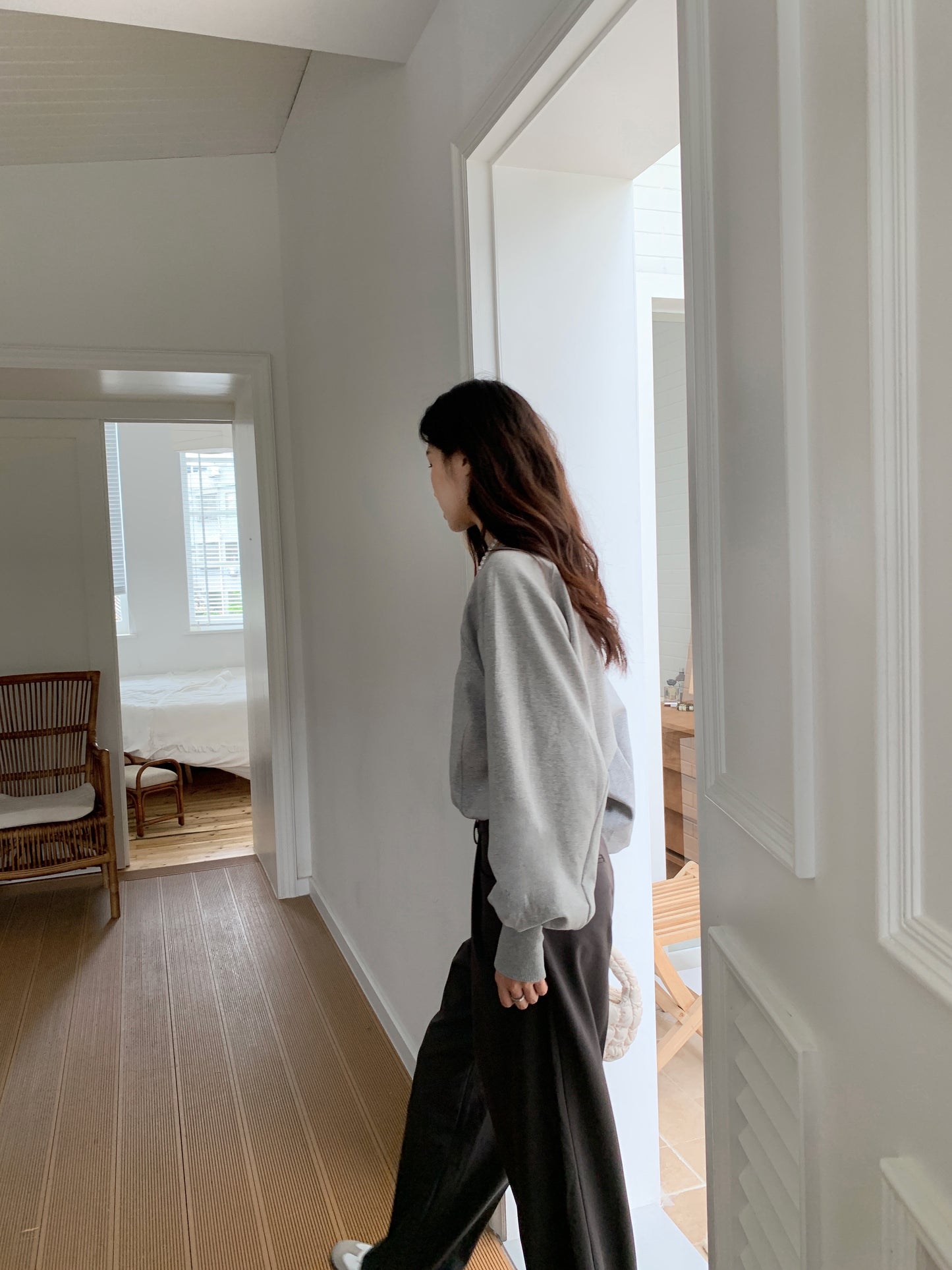 Lantern sleeve cropped sweatshirt