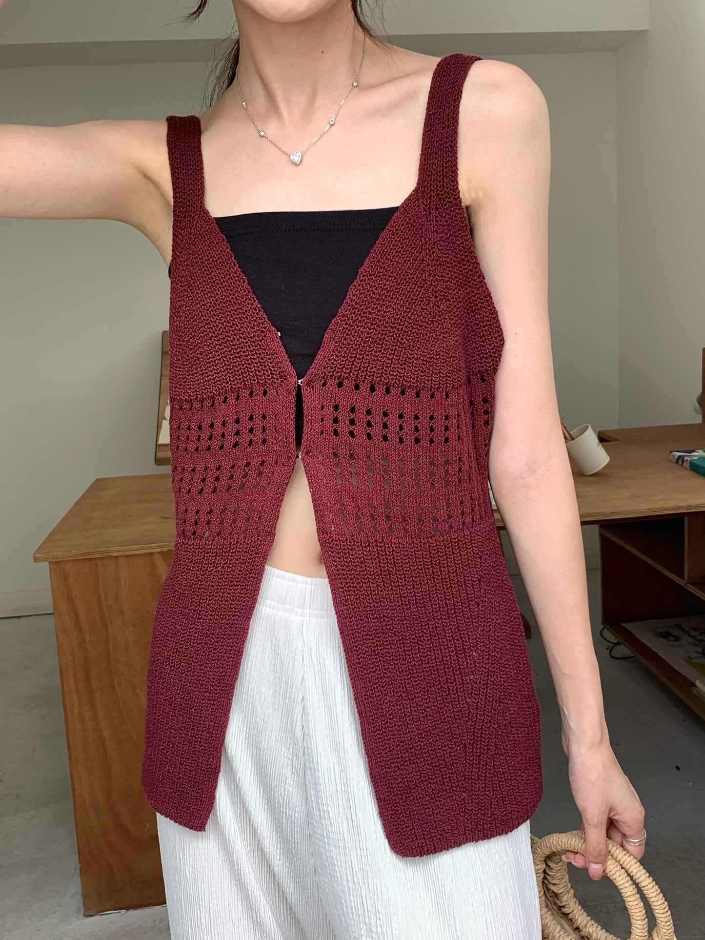 H02122 Knitted personalized outer lining vest