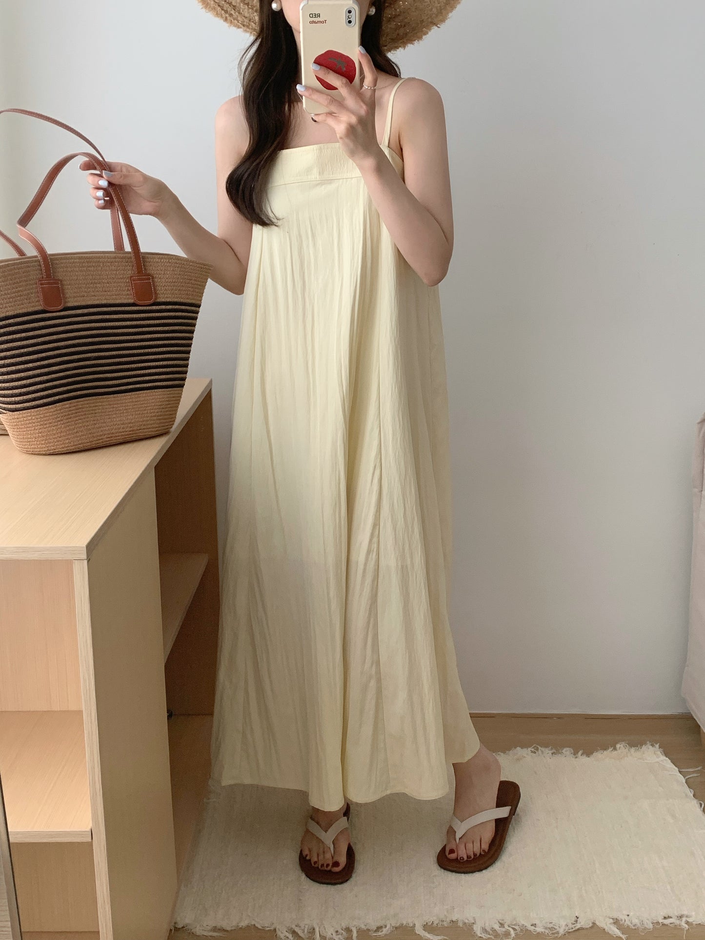 H01235 Thick-edge flat-neck flowing dress