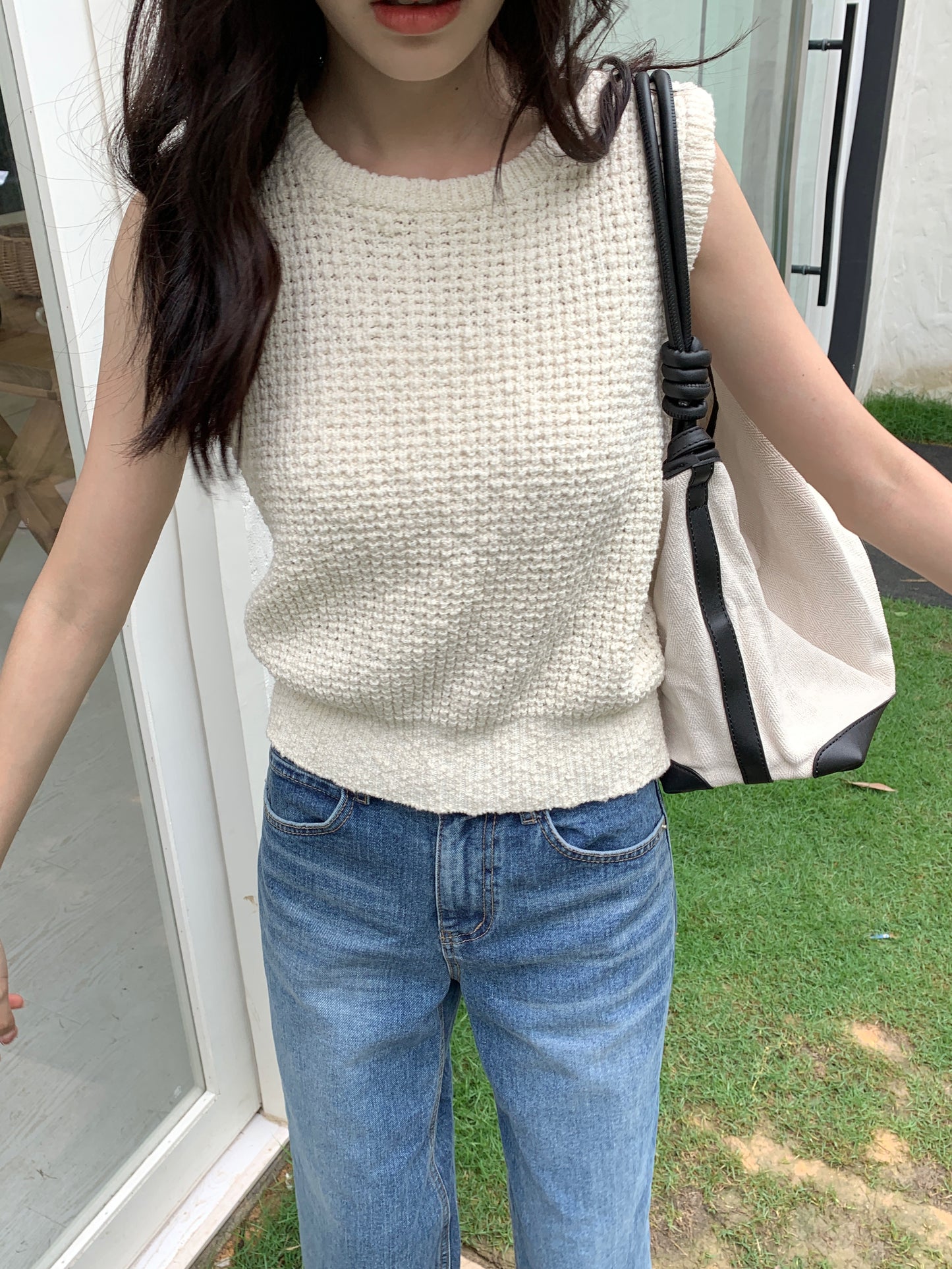 H01238 Back opening textured vest