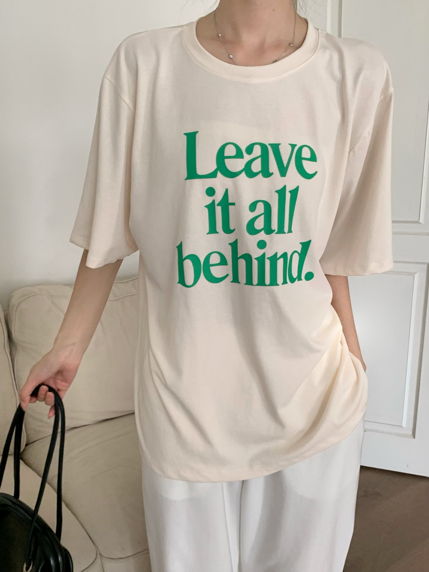 H02124 Leave it all behind Tee