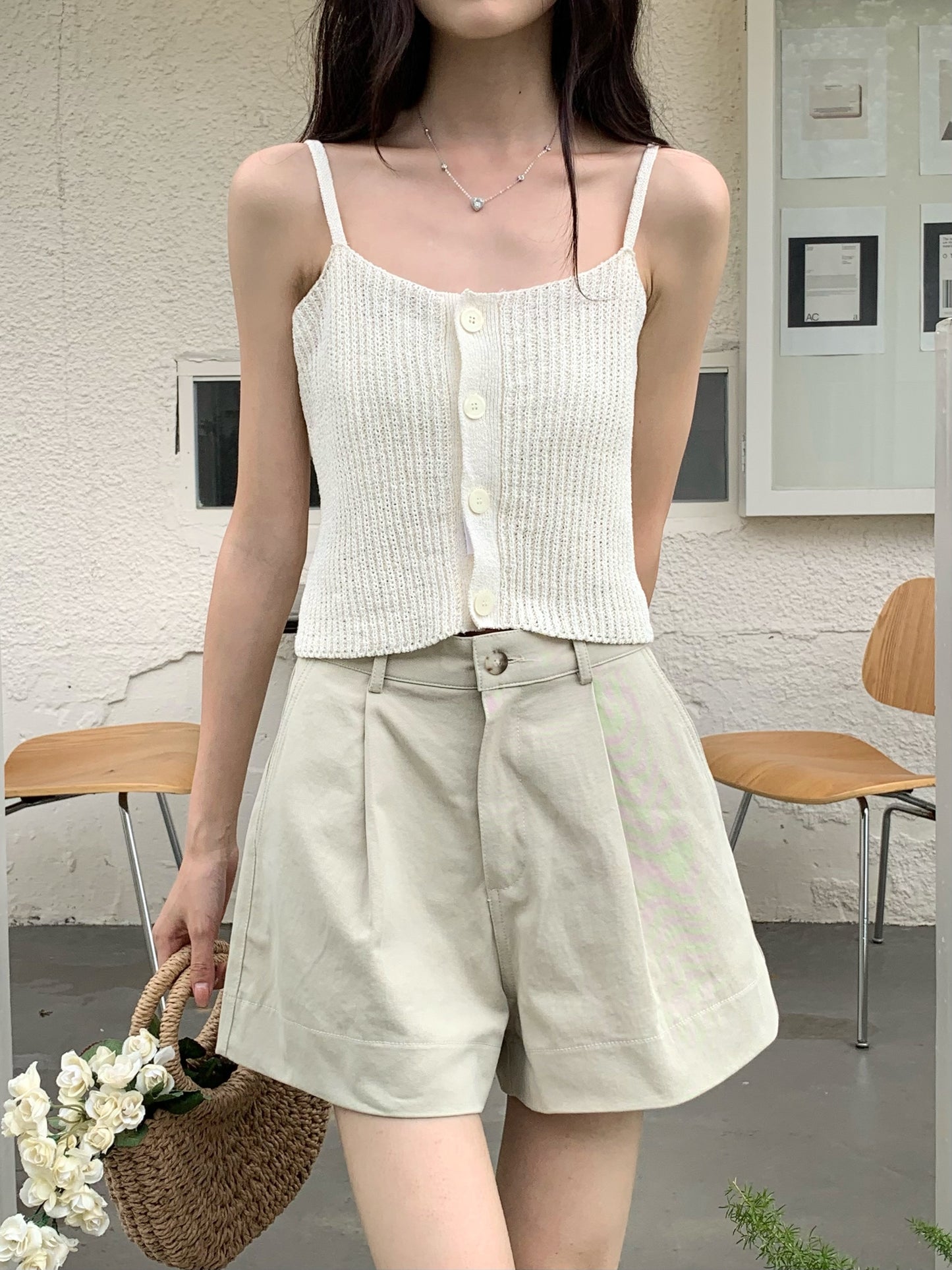 H02137 Elegant plain shorts