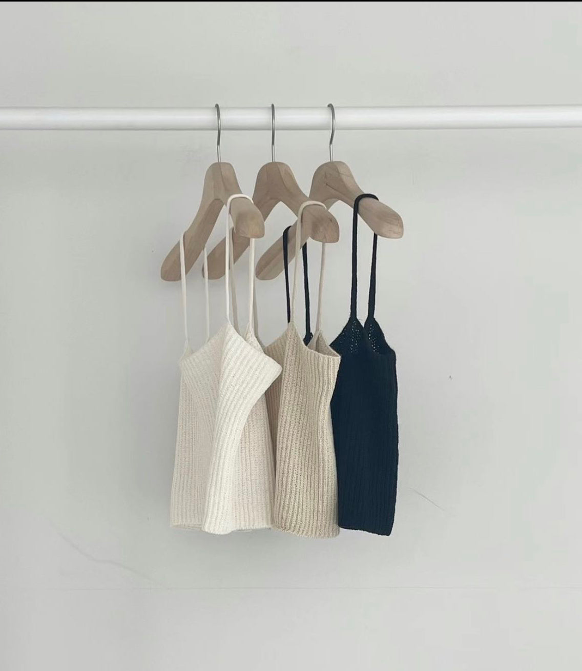 H02121 Gentle knitted camisole
