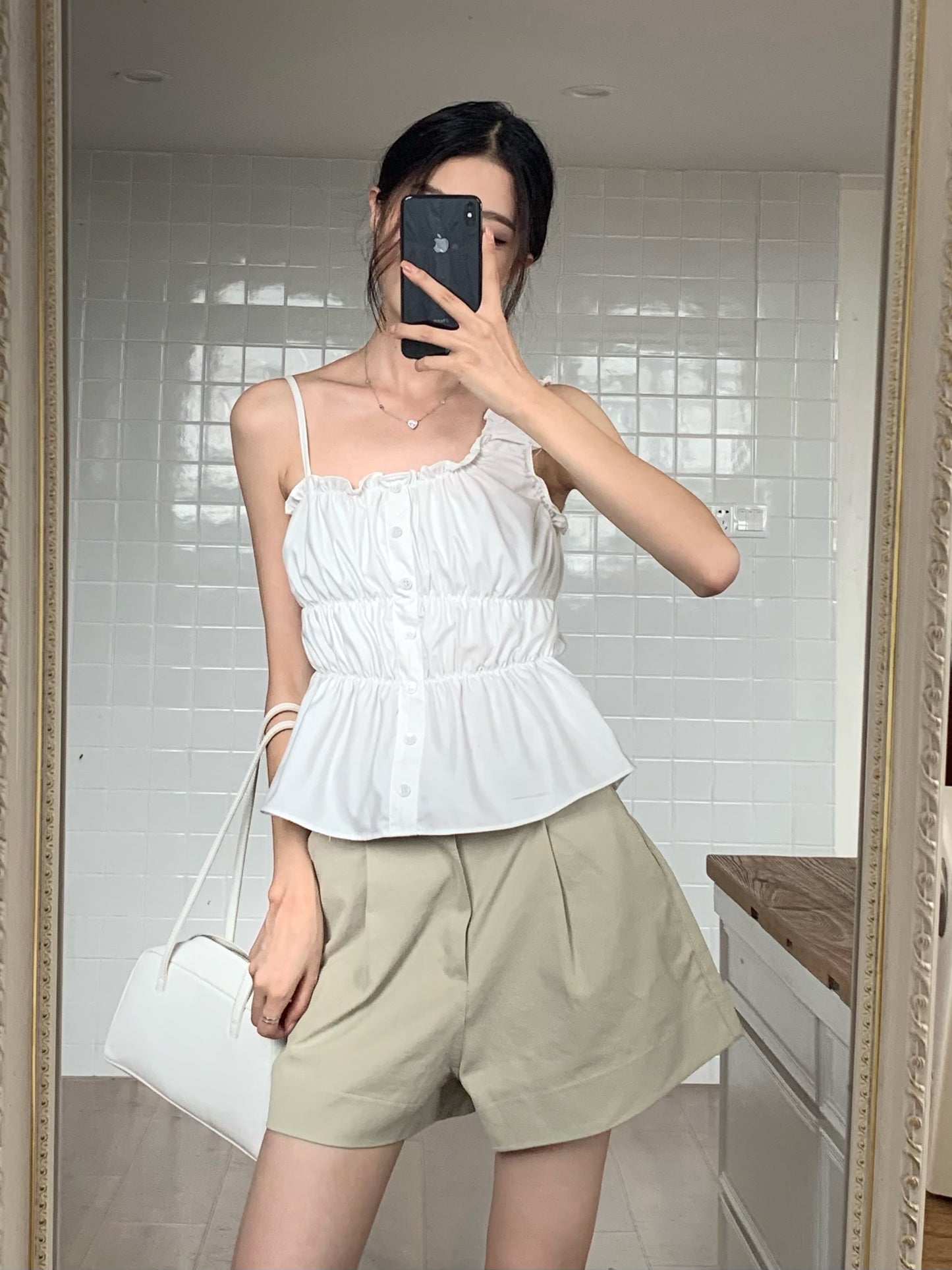 H02120 Ruffled one-shoulder vest