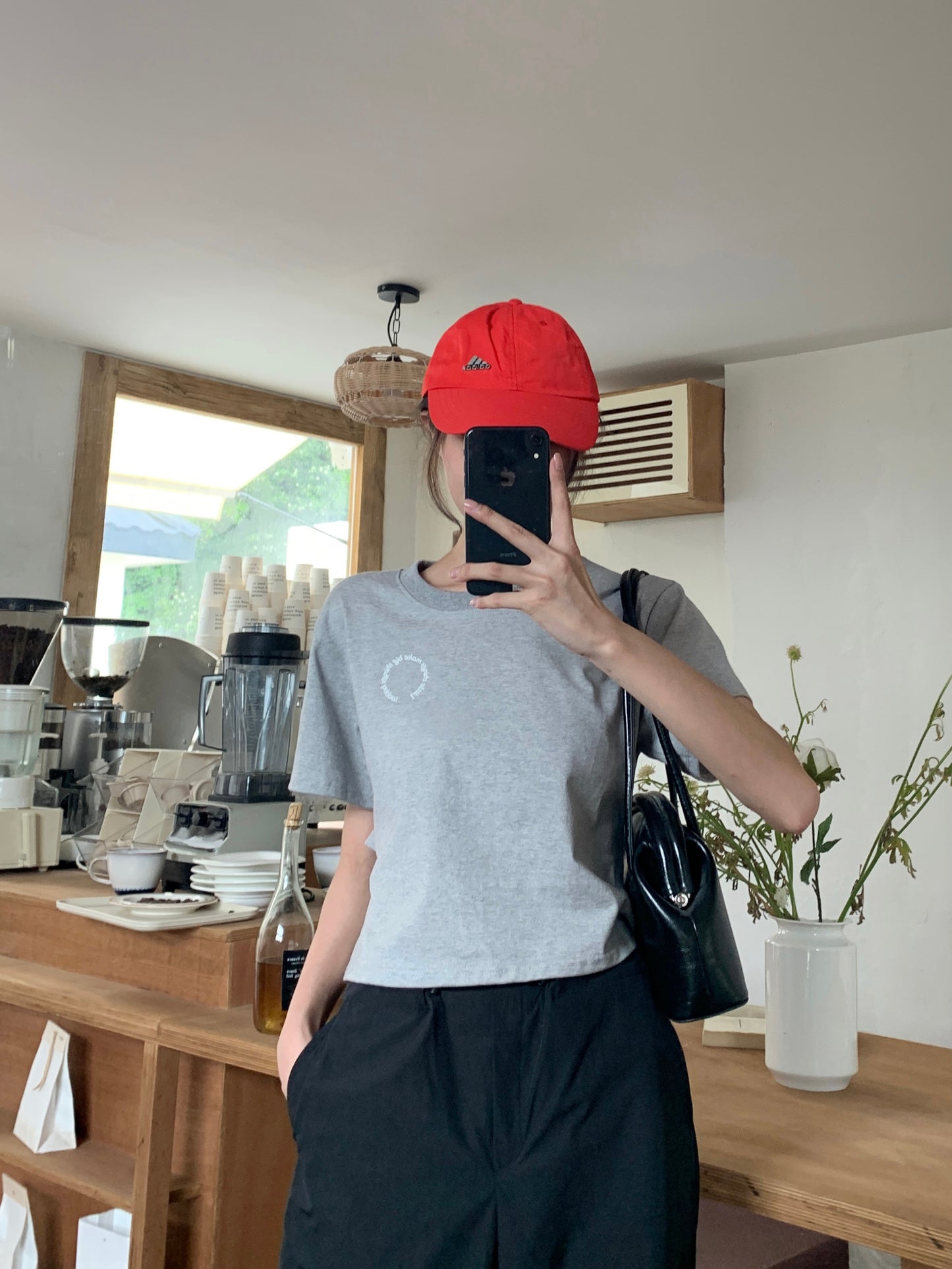 H01234 Waist exposed logo Tee