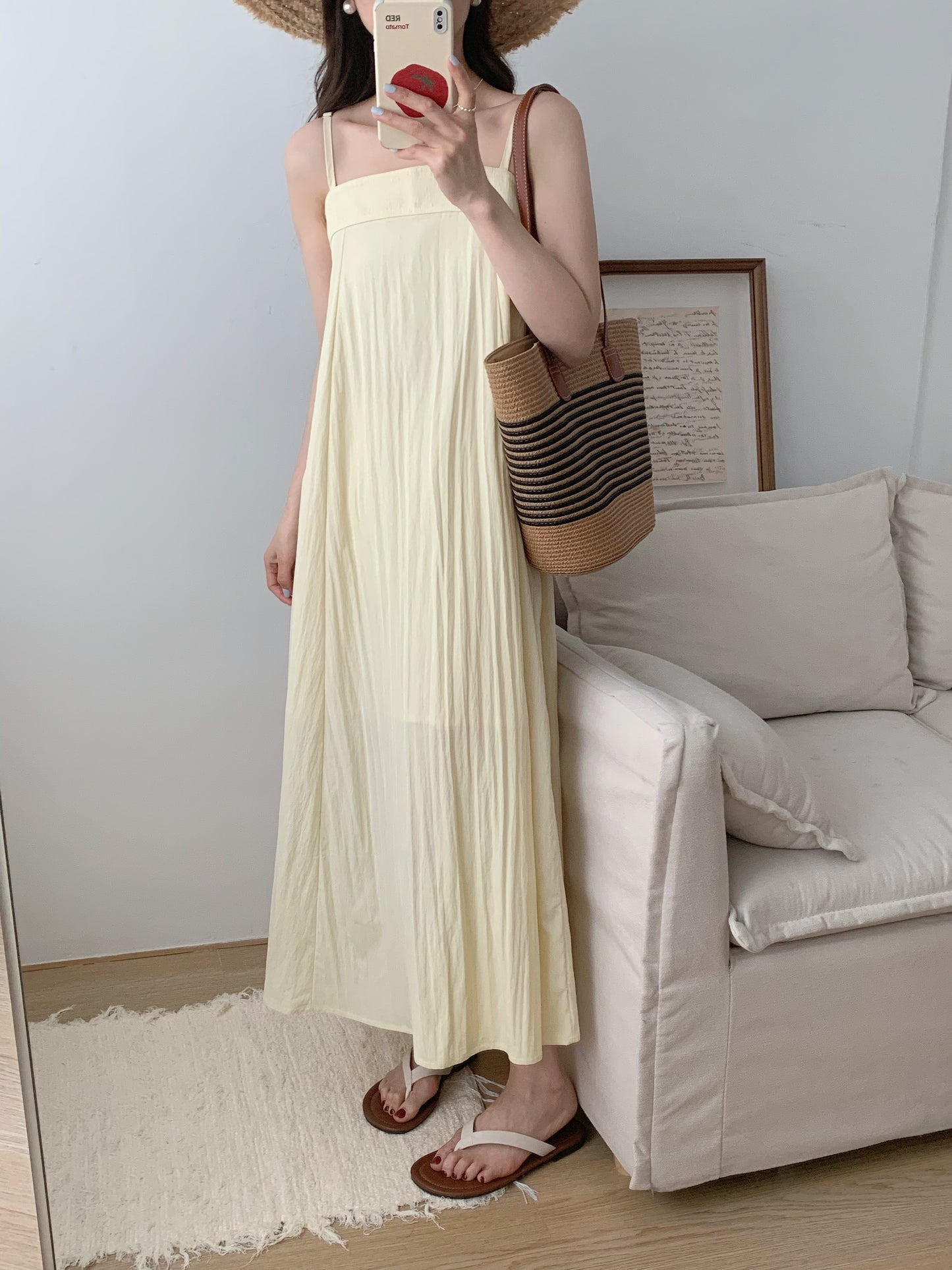 H01235 Thick-edge flat-neck flowing dress