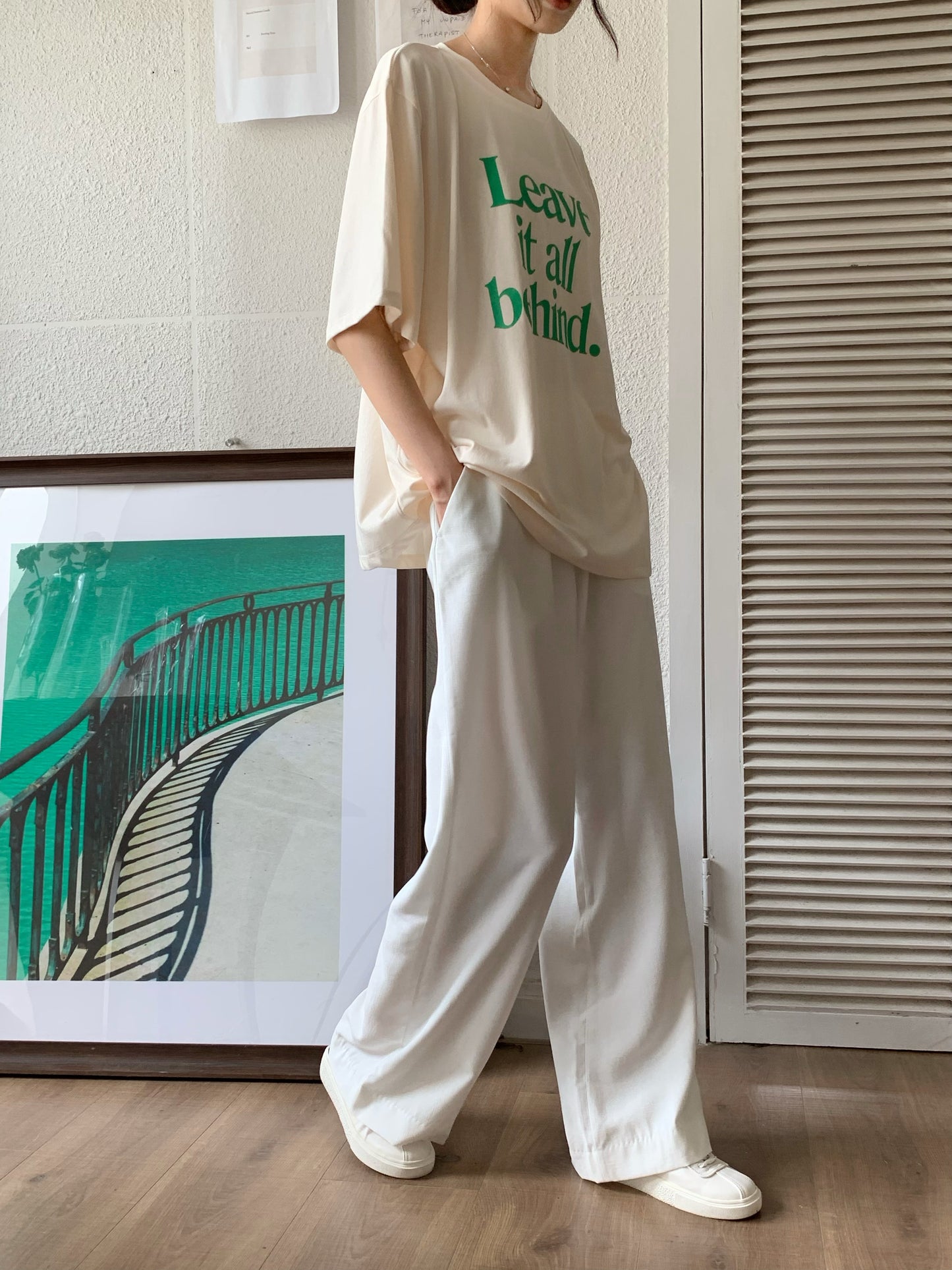 H02124 Leave it all behind Tee