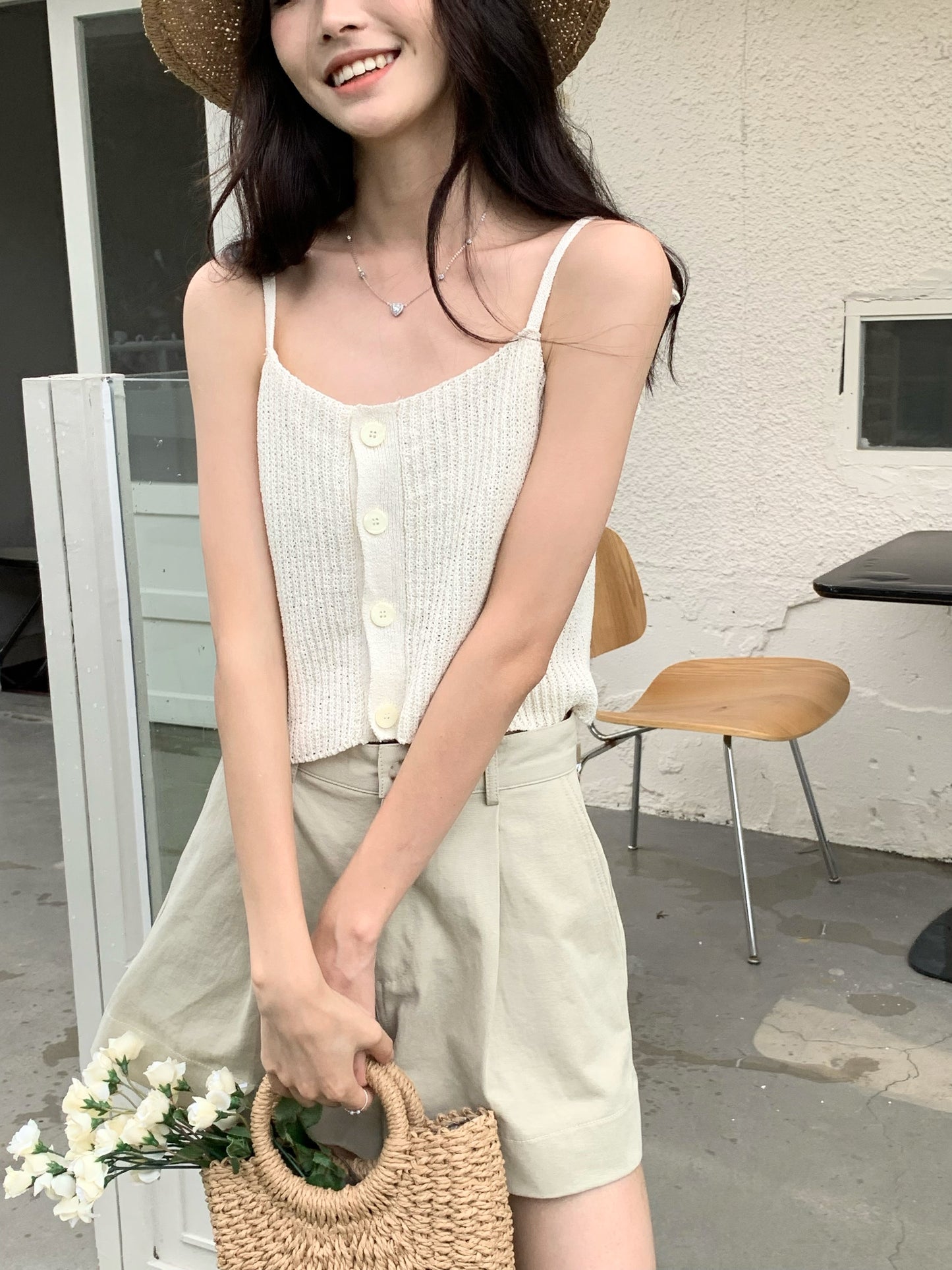 H02137 Elegant plain shorts