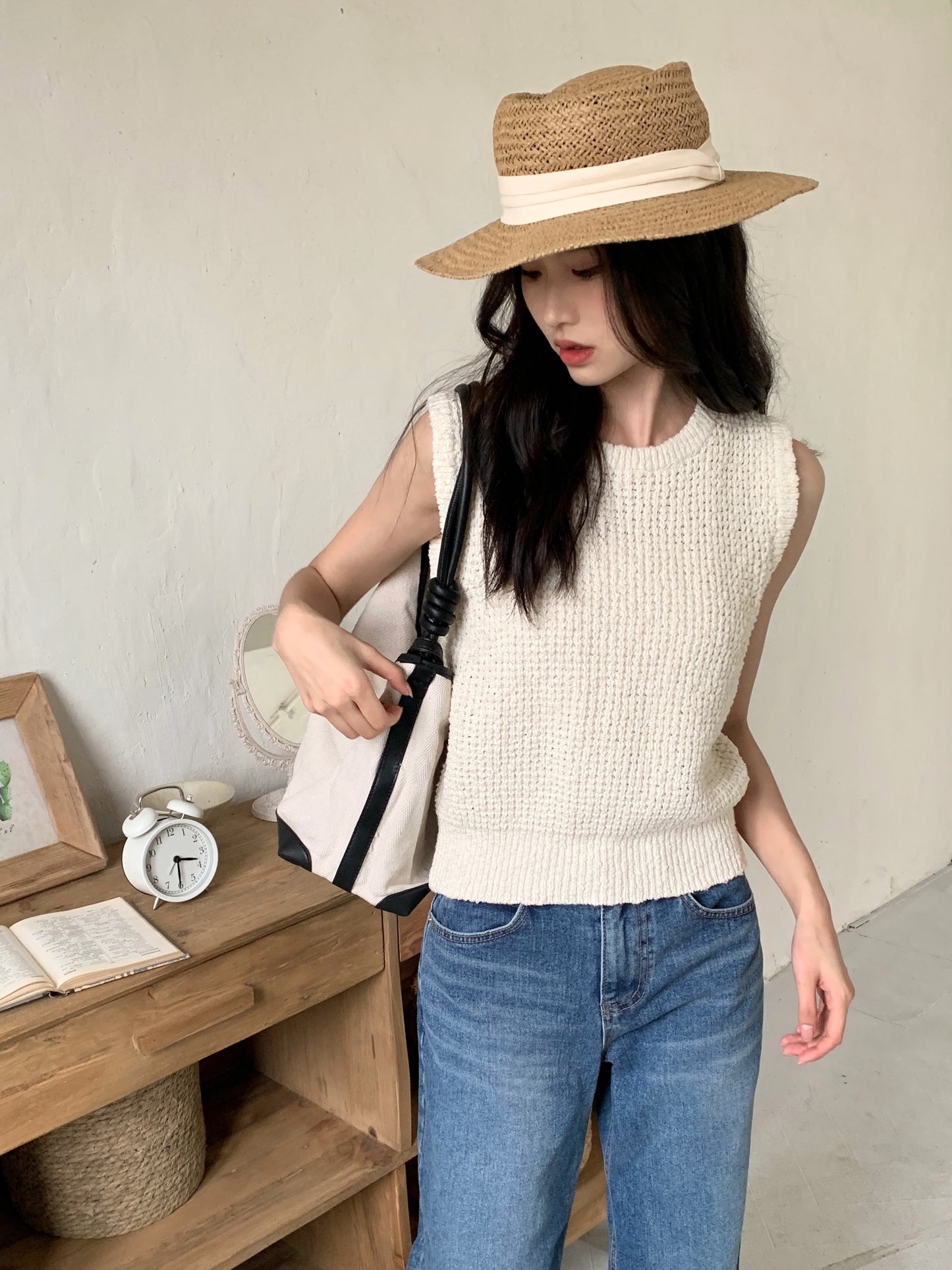 H01238 Back opening textured vest