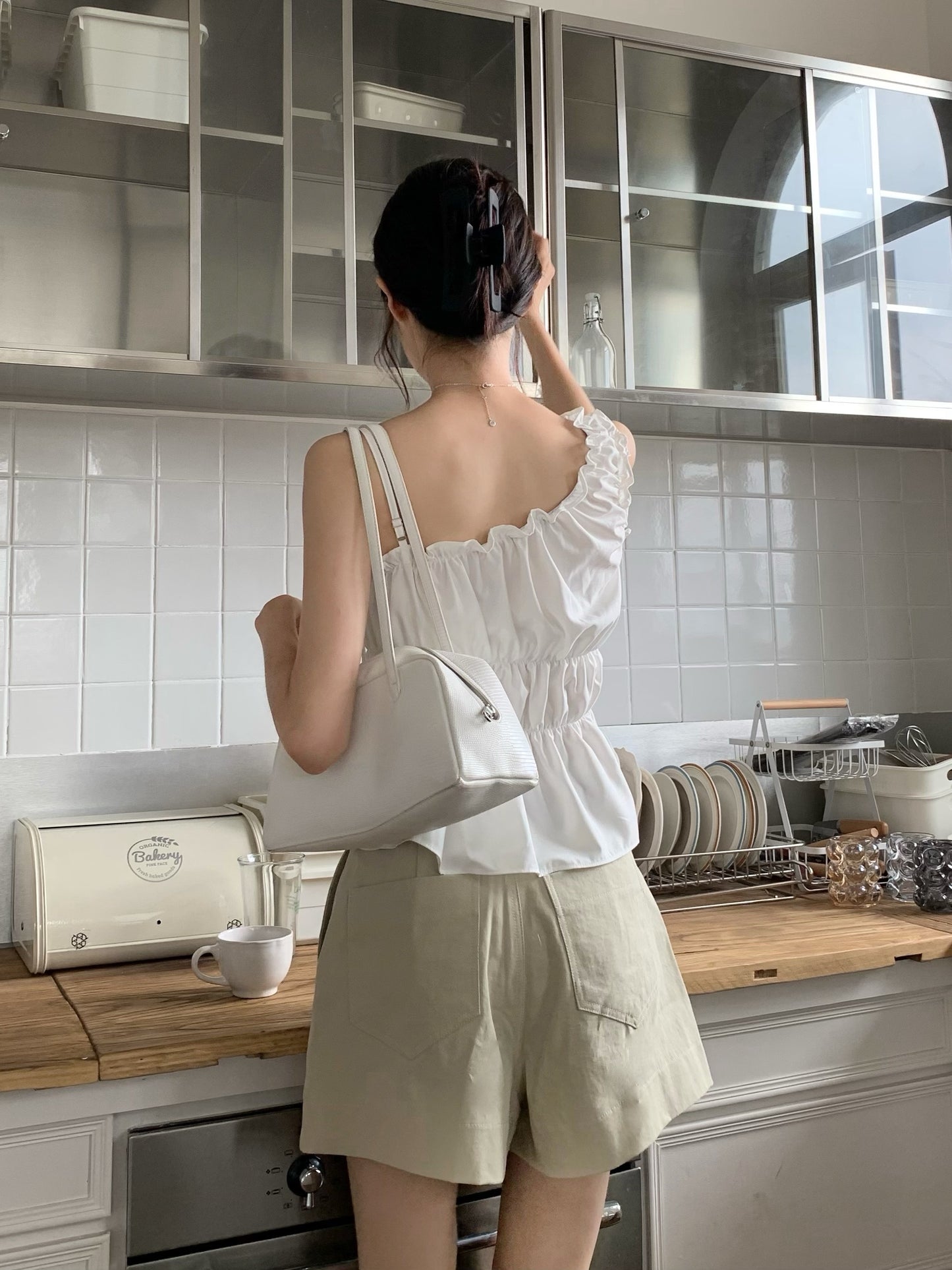 H02137 Elegant plain shorts