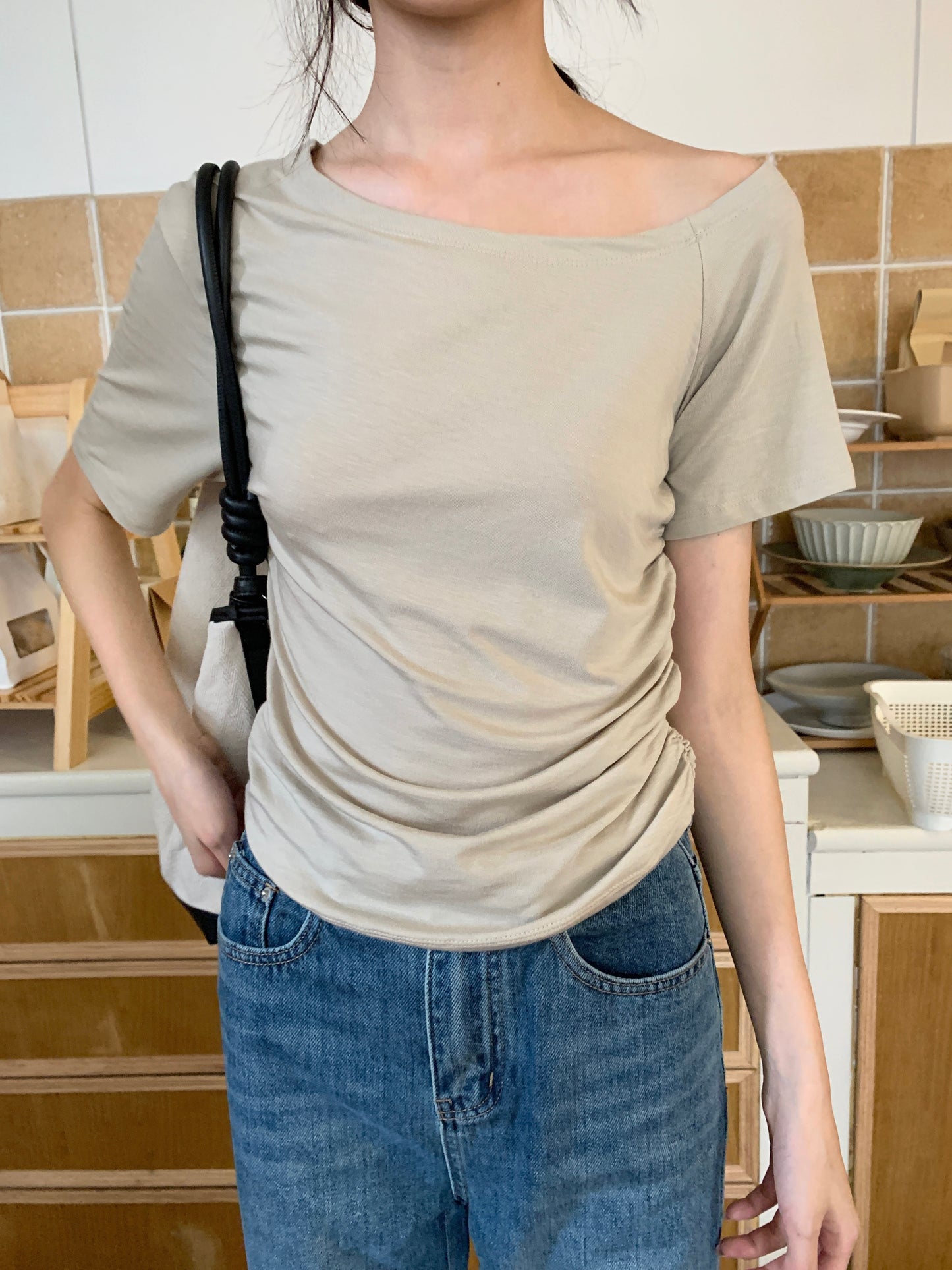 H01255 Off-the-shoulder rope Tee