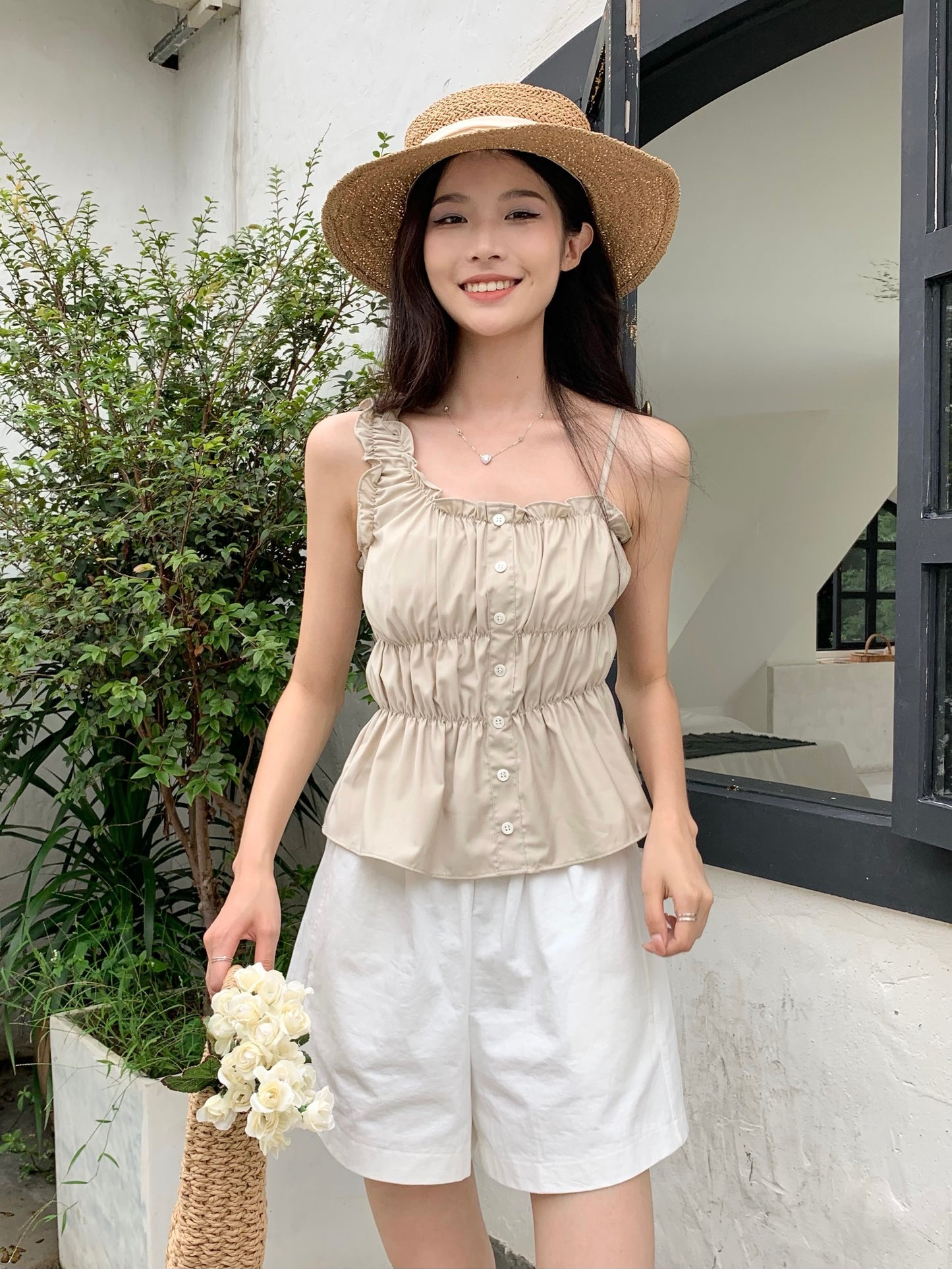 H02120 Ruffled one-shoulder vest